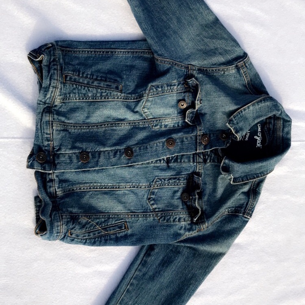 Jean jacket that is in amazing condition!